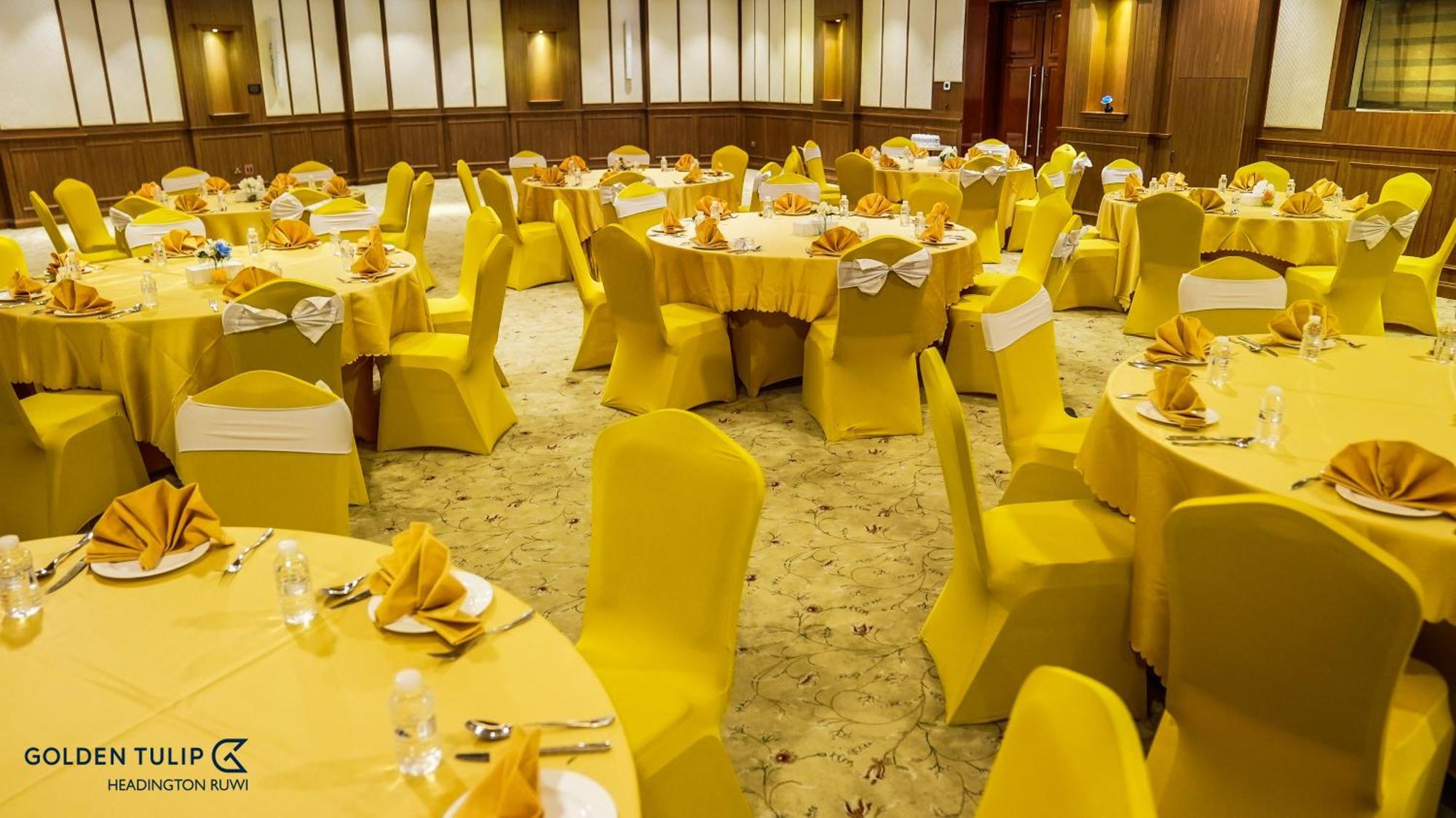 Golden Tulip Headington Hotel Masqat Buitenkant foto