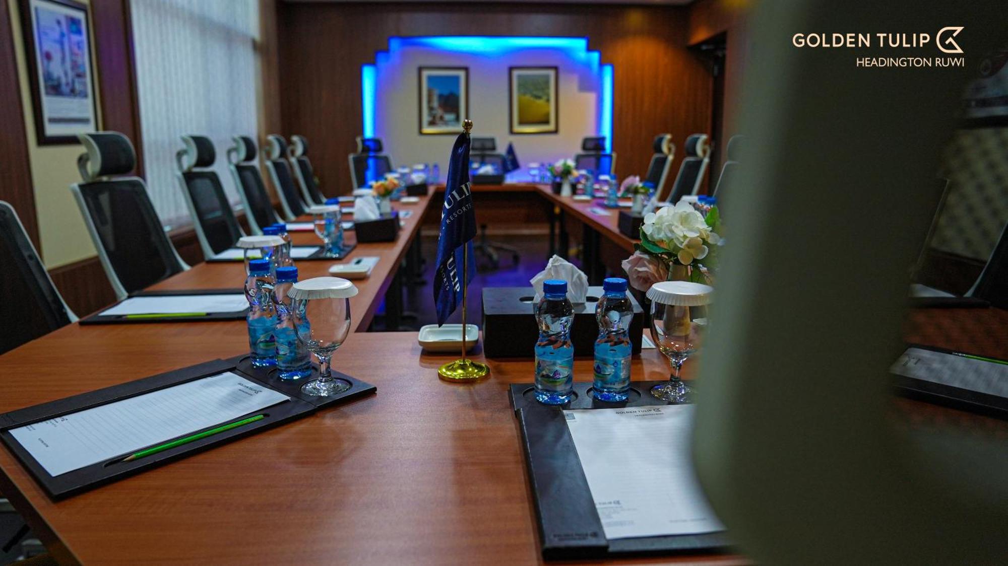 Golden Tulip Headington Hotel Masqat Buitenkant foto