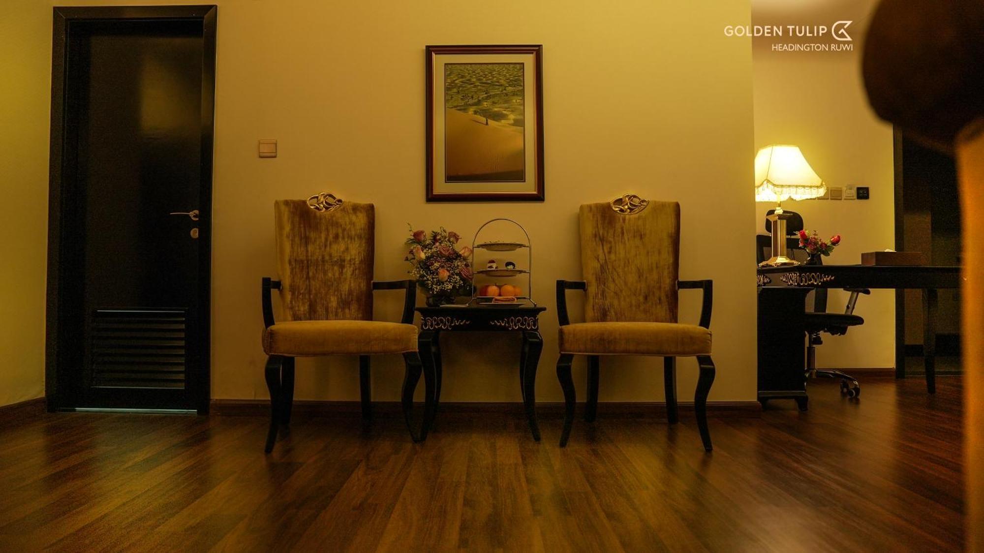 Golden Tulip Headington Hotel Masqat Buitenkant foto