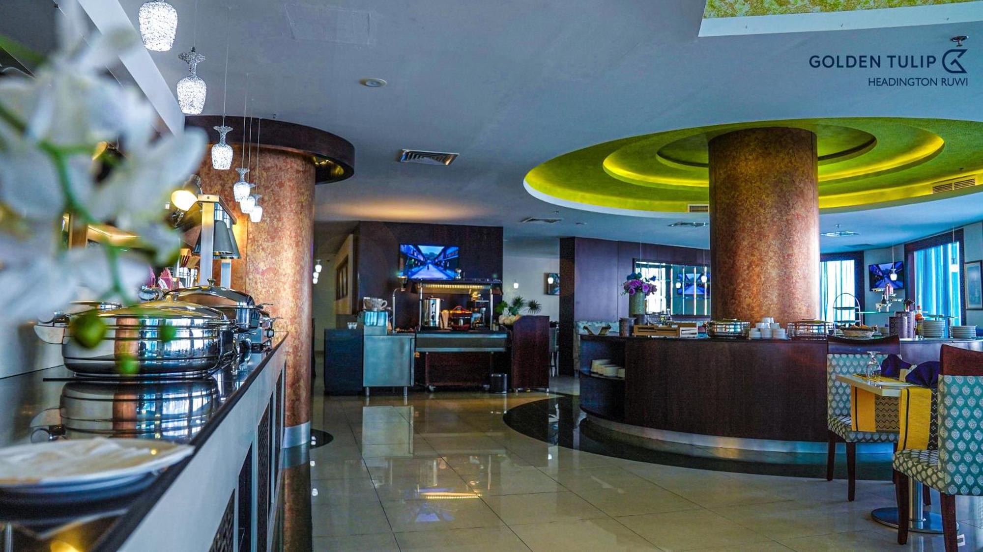 Golden Tulip Headington Hotel Masqat Buitenkant foto