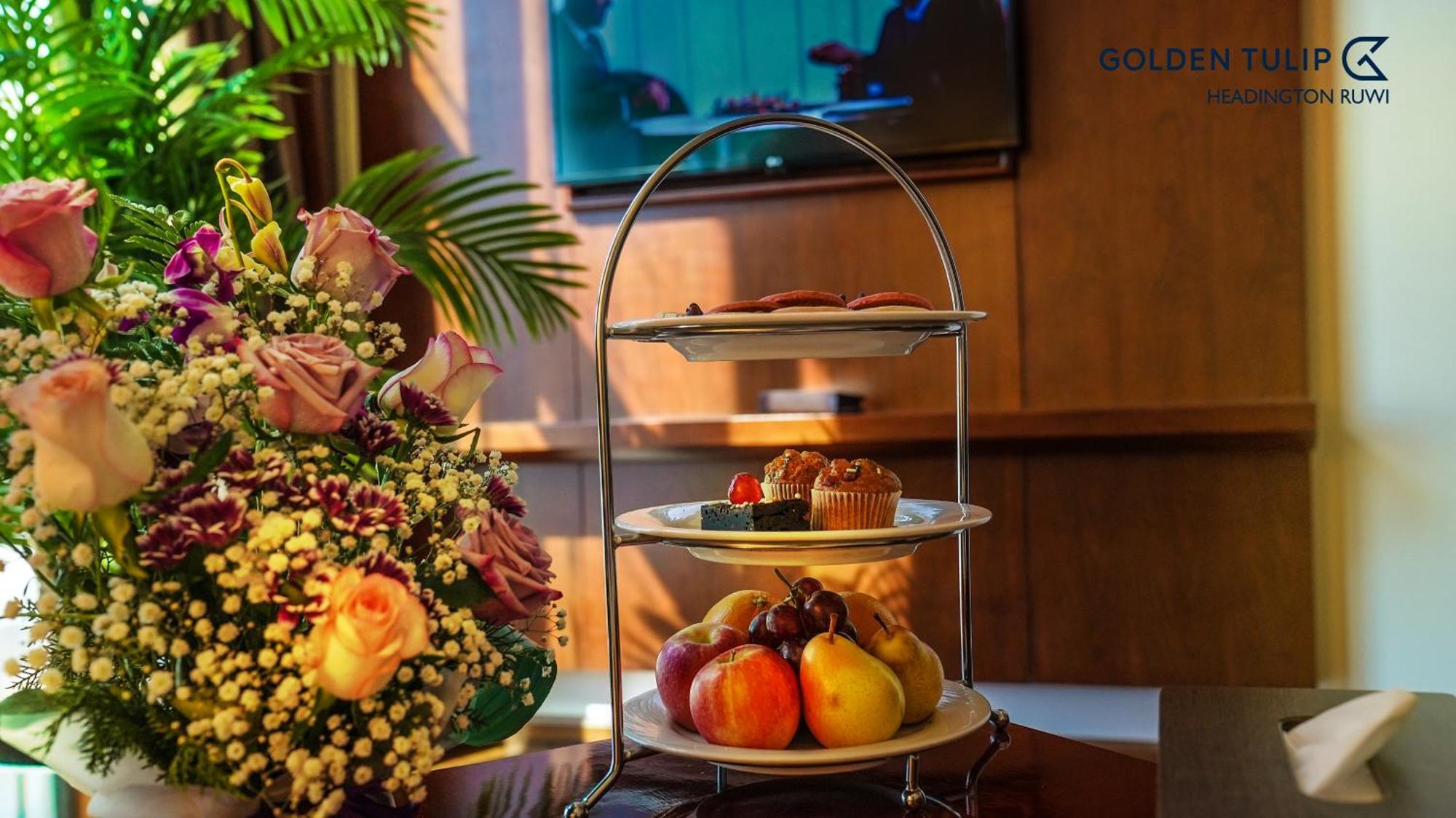Golden Tulip Headington Hotel Masqat Buitenkant foto