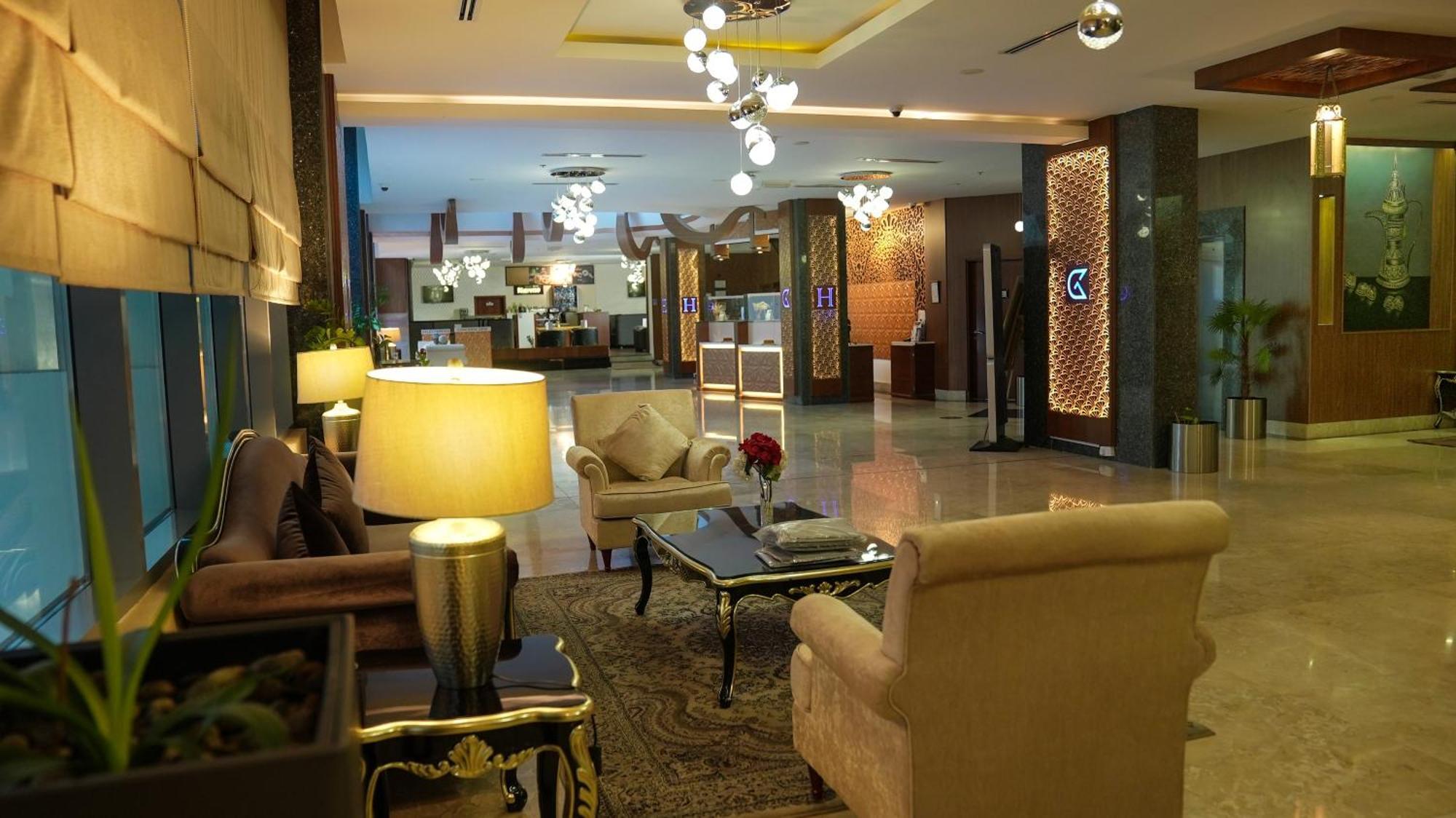 Golden Tulip Headington Hotel Masqat Buitenkant foto