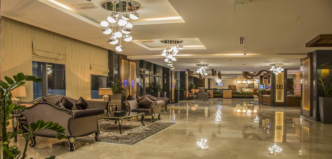 Golden Tulip Headington Hotel Masqat Buitenkant foto